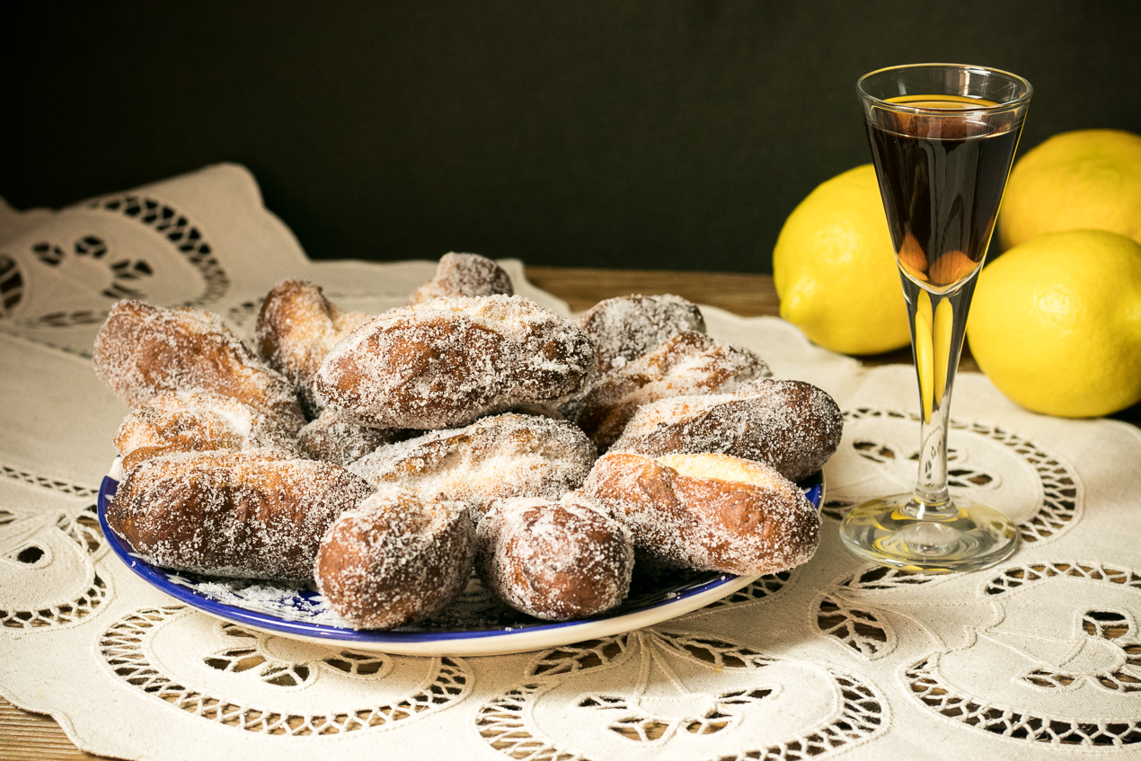 Turrillos o huesillos extremeños, dulce típico de Carnaval y Semana Santa