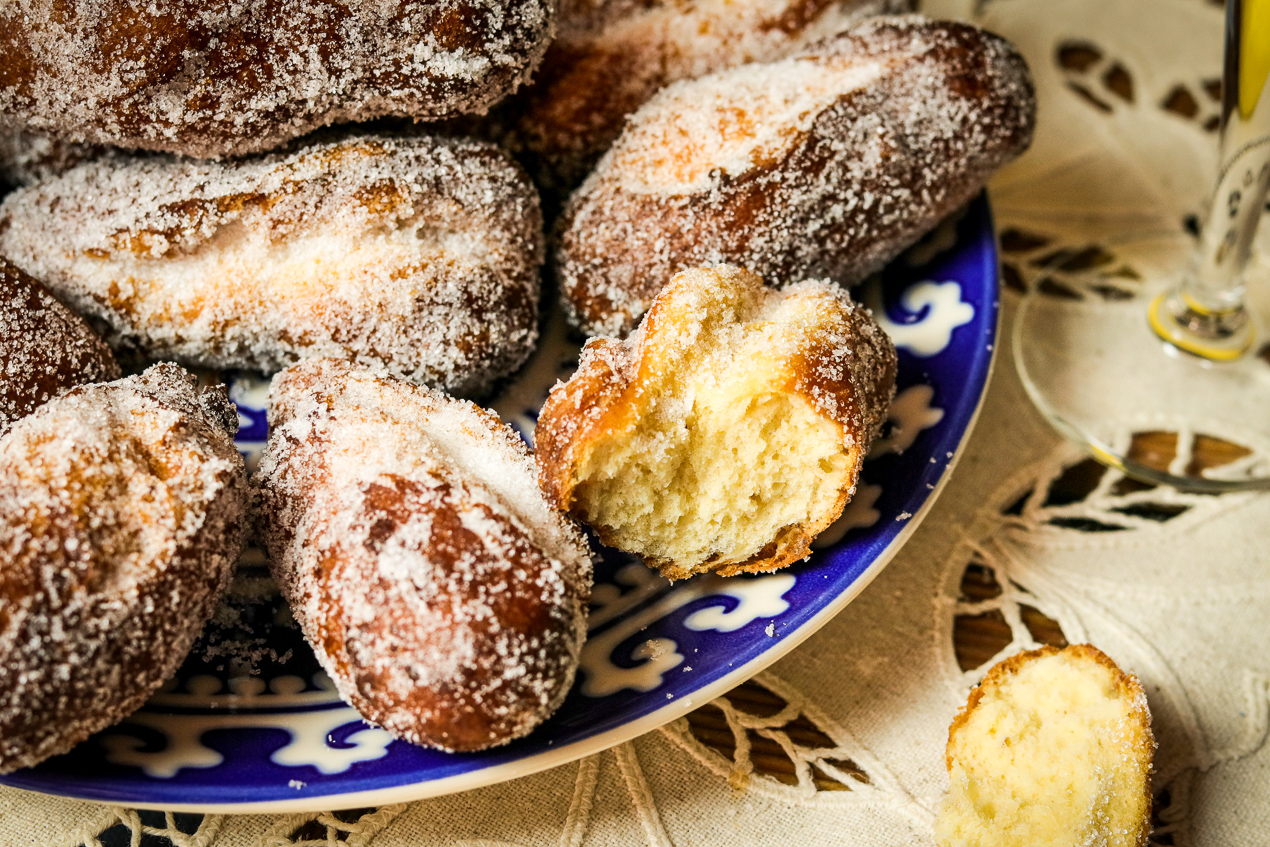 Turrillos o huesillos extremeños, dulce típico de Carnaval y Semana Santa